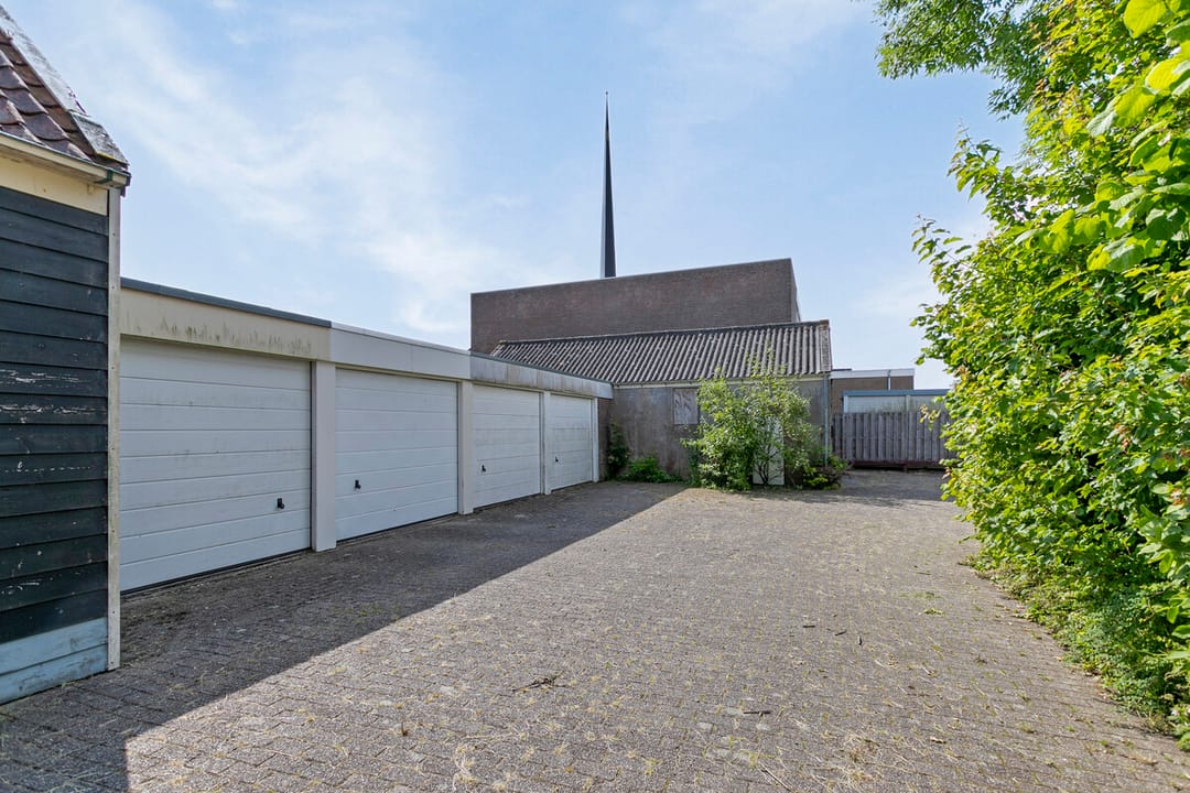 Photo 47 of Voorstraat 12