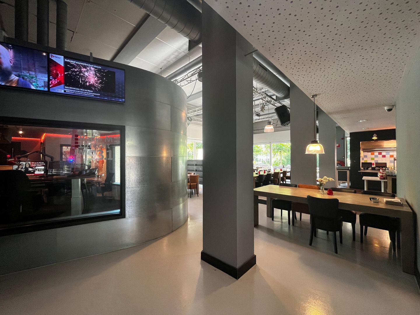 Bekijk foto 3 van Hengeveldstraat 29