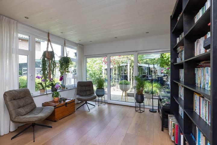 Photo 3 of Vosmeerstraat 20