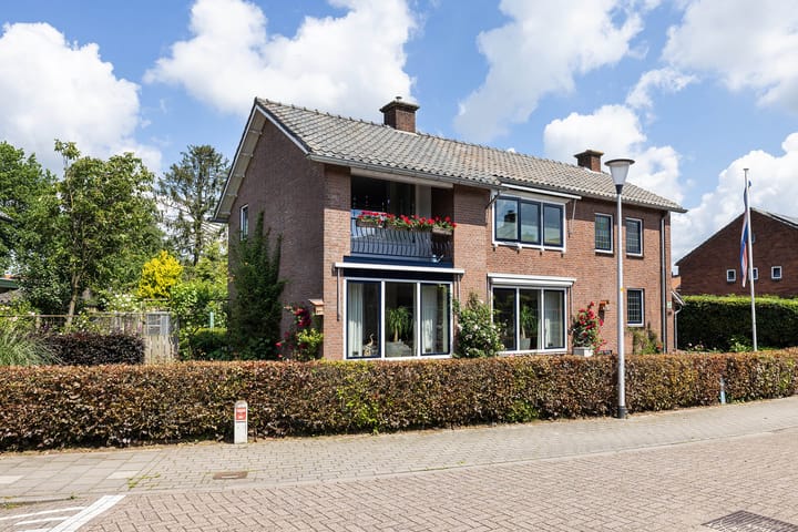 Photo 5 of Vosmeerstraat 20