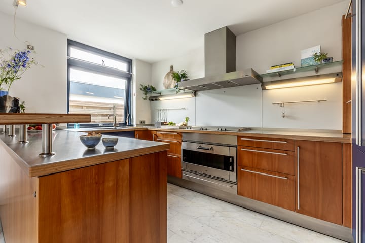 Foto 4 van Notaris L P vd Blinkln 30