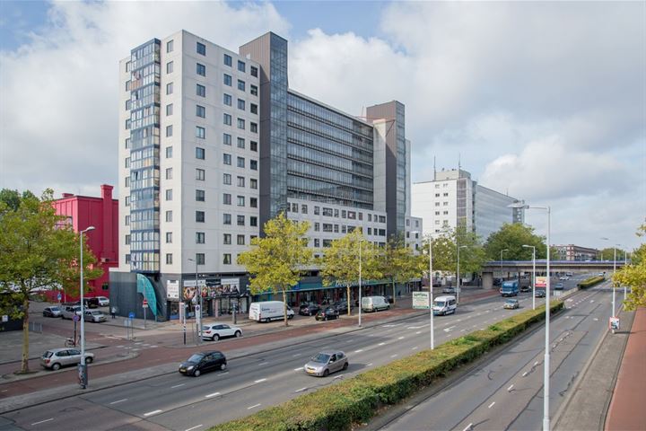 Bekijk foto 1 van Zuidplein 472