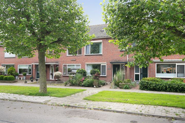 Bekijk foto 2 van Hertog Albrechtstraat 57