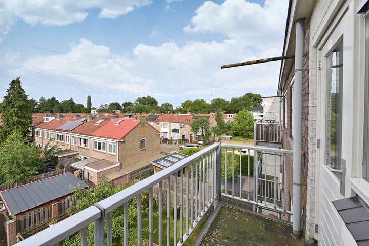 View photo 8 of Erfgooiersstraat 255