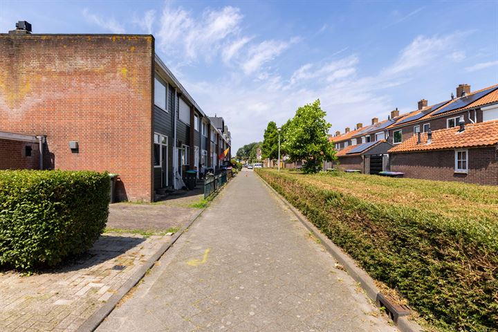 Bekijk foto 31 van Klaproosstraat 13