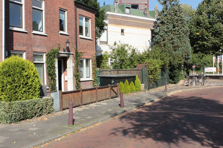 Bekijk foto 42 van Pompe van Meerdervoortstraat 2