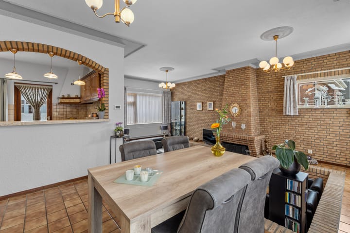 Foto 8 van Onze Lieve Vrouwestraat 100