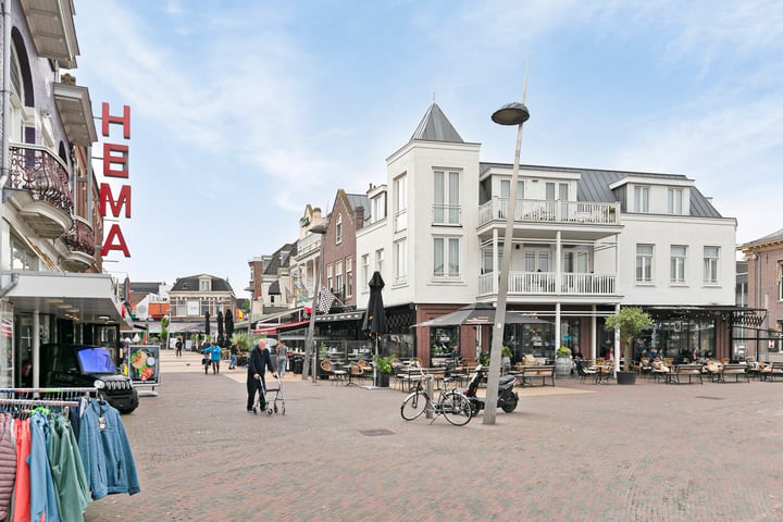 Bekijk foto 67 van Brederodestraat 18