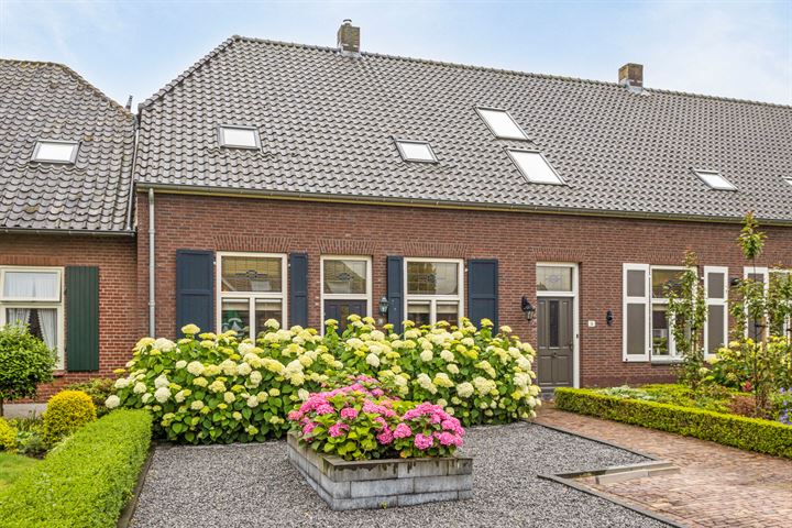 Bekijk foto 40 van Kapelstraat 16