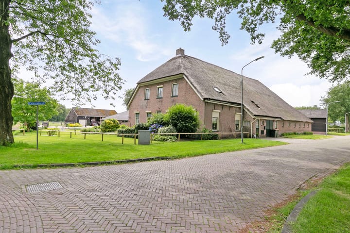 Photo 1 of Zuiderstraat 19