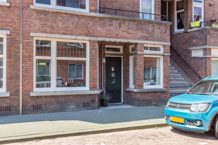 Bekijk foto 36 van De Moucheronstraat 47