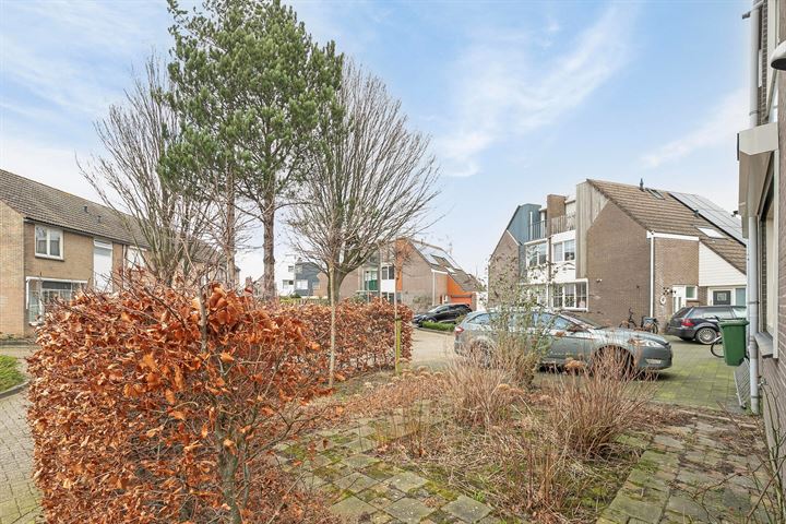 Bekijk foto 44 van Distelstraat 2