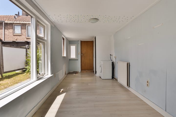 Foto 9 van Spoorstraat 49