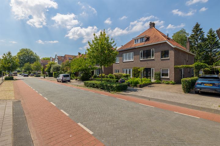 View photo 44 of Mr. van Coothstraat 56