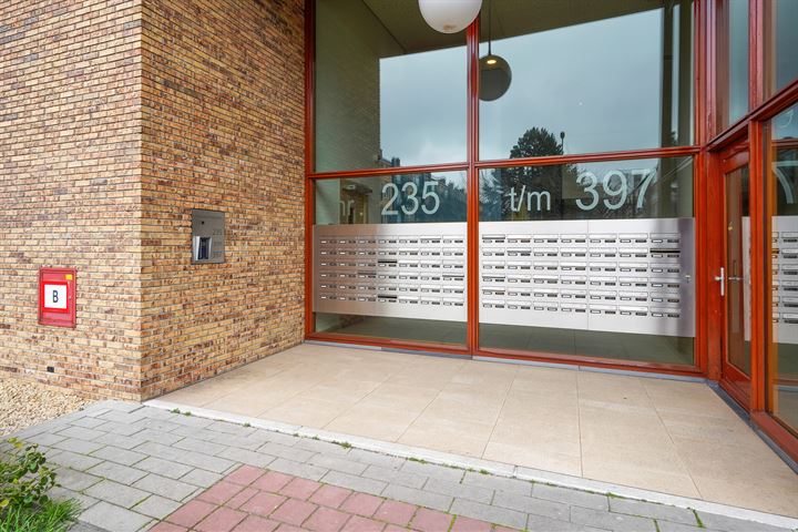 Bekijk foto 32 van Klaroenstraat 339