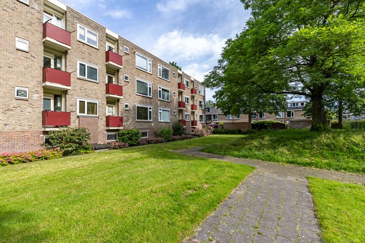 Bekijk foto 31 van Betje Wolffstraat 22