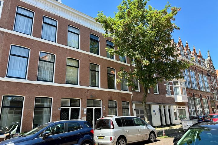 View photo 1 of Van Diemenstraat 192