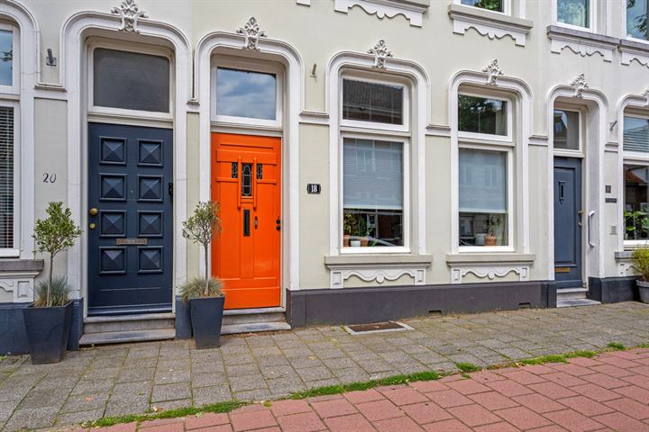 View photo 2 of Auvergnestraat 18