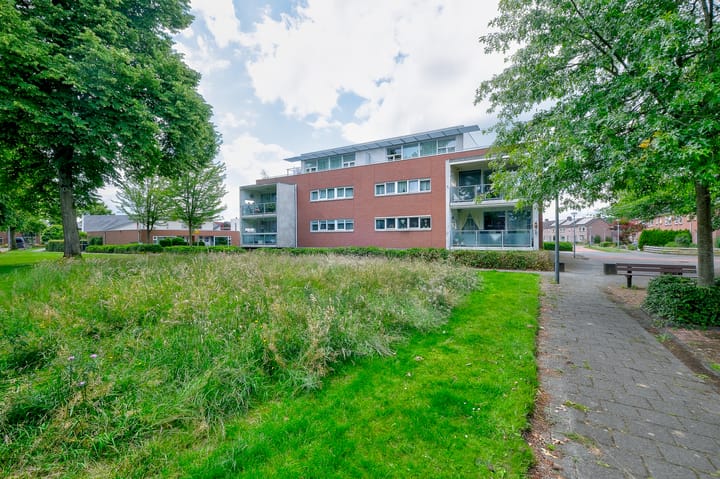 Foto 2 van Esdoornlaan 19