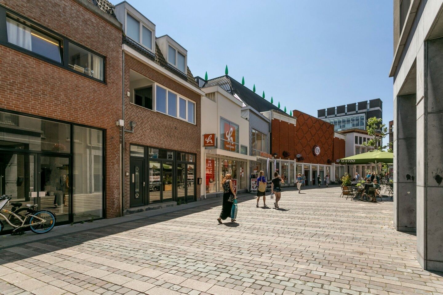 View photo 2 of Sint-Josephstraat 45