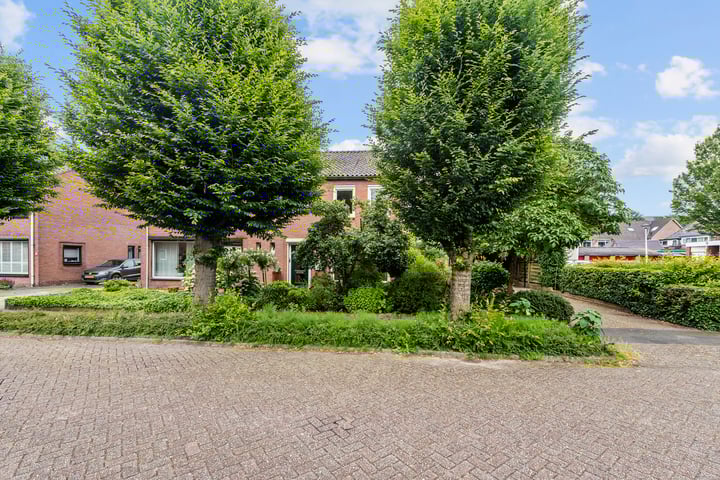 Foto 42 van Margrietstraat 6
