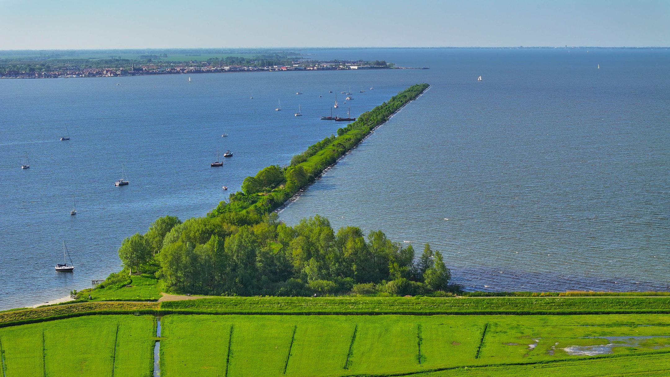 Photo 15 of drie-onder-een-kapwoningen (Bouwnr. 40)