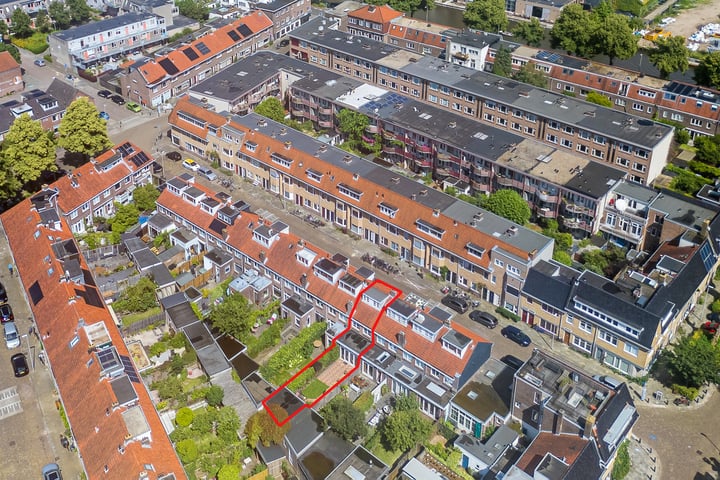 Bekijk foto 36 van Alblasstraat 21