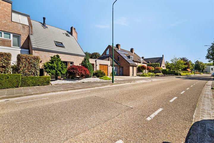 Bekijk foto 31 van van Beverwijkstraat 15