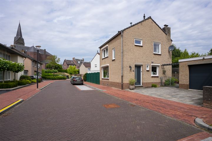 Bekijk foto 20 van Beatrixstraat 2