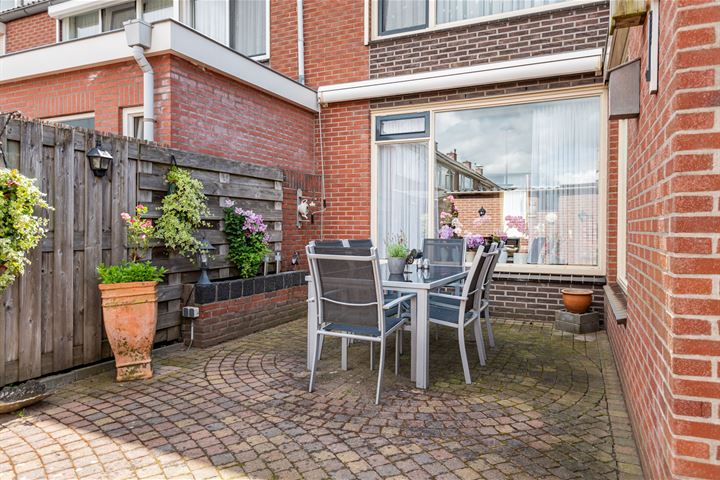 Bekijk foto 36 van Beatrixstraat 18