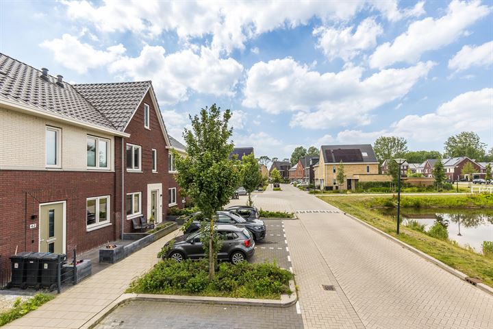 Bekijk foto 43 van Ireen Wüststraat 40