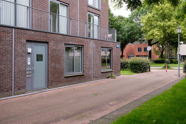 Bekijk foto 1 van Wibautstraat 82