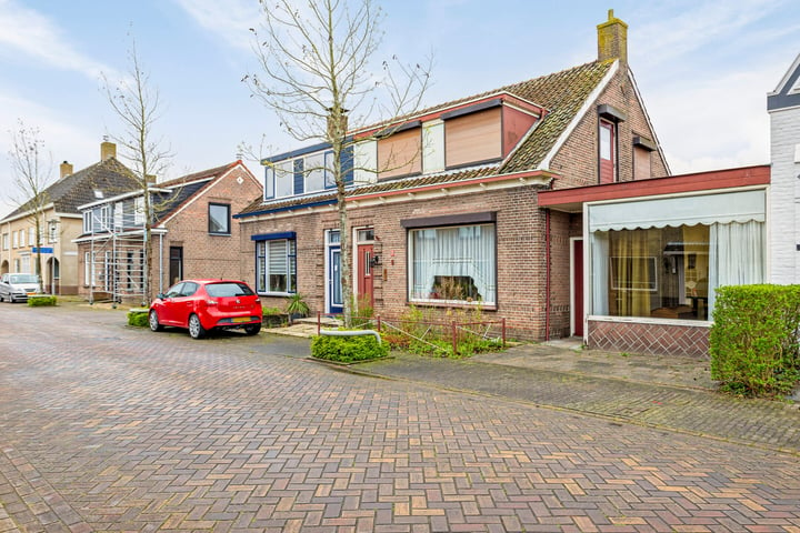 View photo 19 of Oranjeboomstraat 5