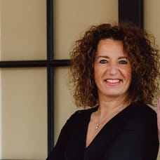 Sylvia van Oostrum - NVM Register Makelaar (Directeur)