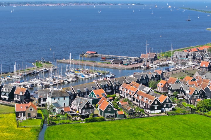 Bekijk foto 11 van drie-onder-een-kapwoningen (Bouwnr. 64)