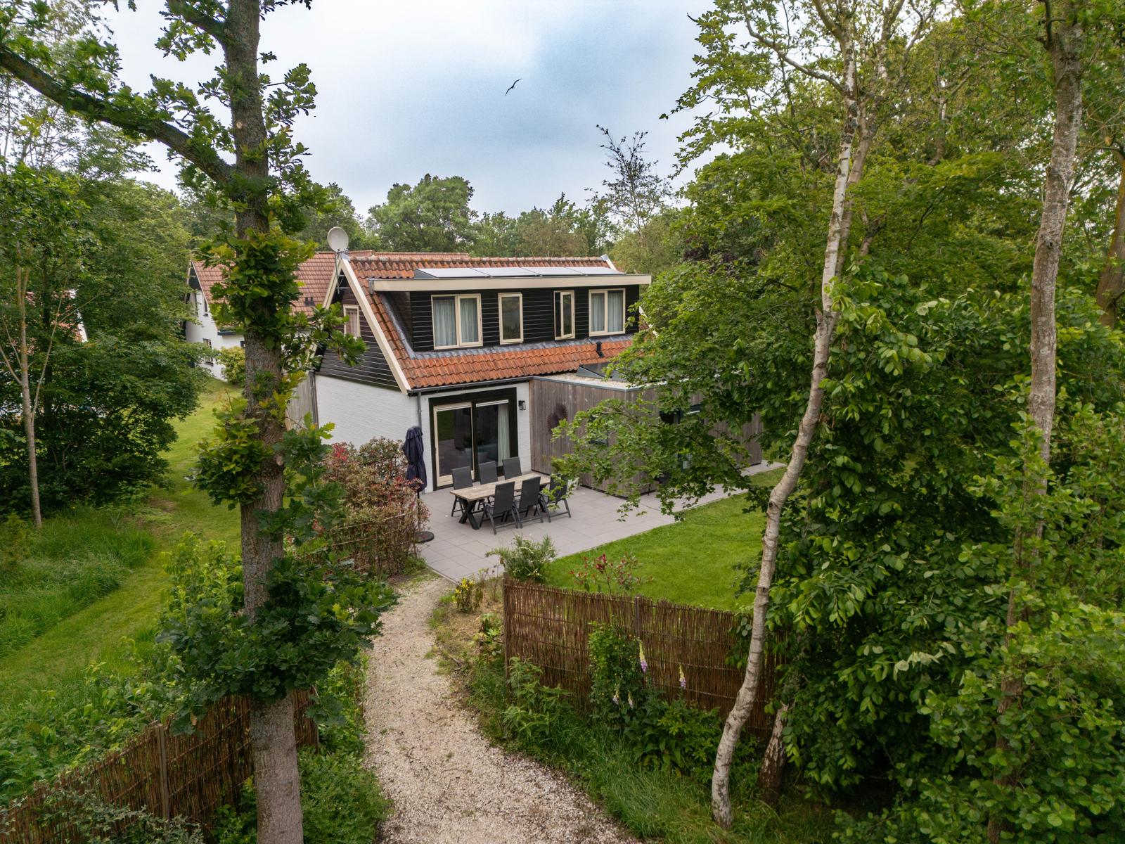 3-bedroom freehold villa in De Koog — photo 1 of 5