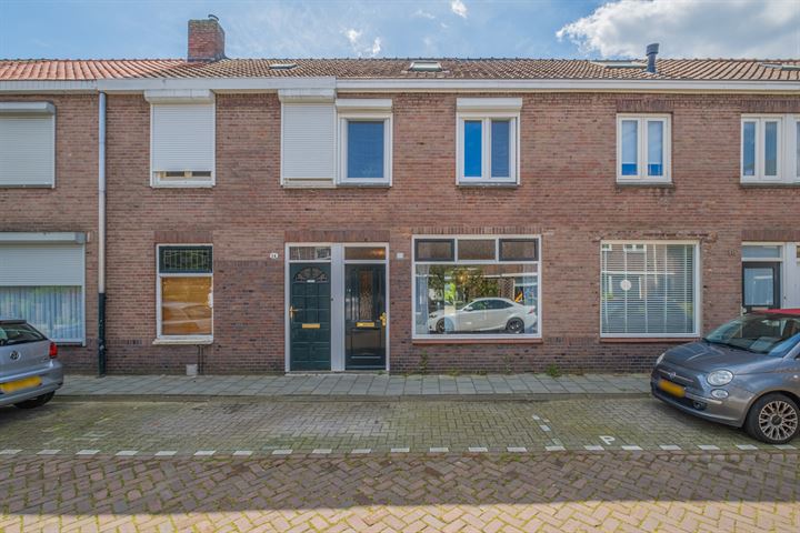 Bekijk foto 1 van Atjehstraat 16