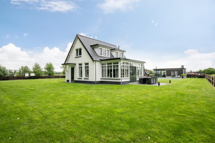 Photo 71 of Middelaar 3