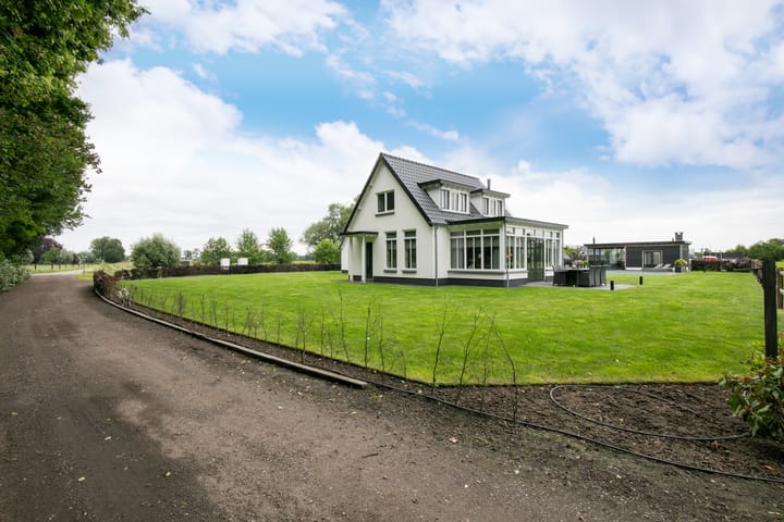 Photo 72 of Middelaar 3