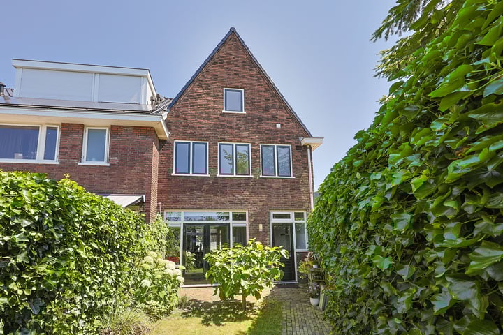 Bekijk foto 3 van Lijsterbeslaan 1