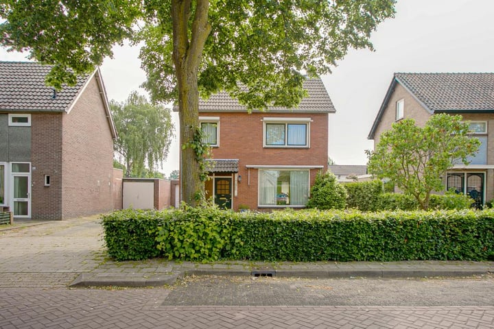 Bekijk foto 1 van Aabeekstraat 18