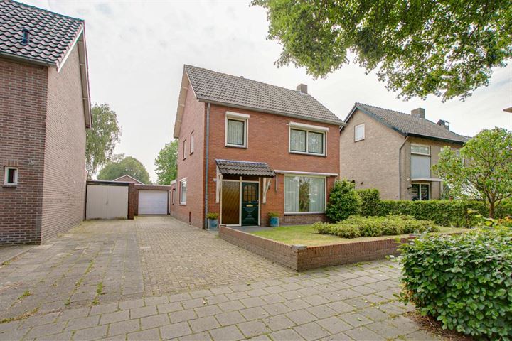 View photo 15 of Aabeekstraat 18