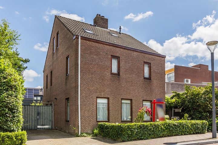 Bekijk foto 1 van Kerkstraat 14