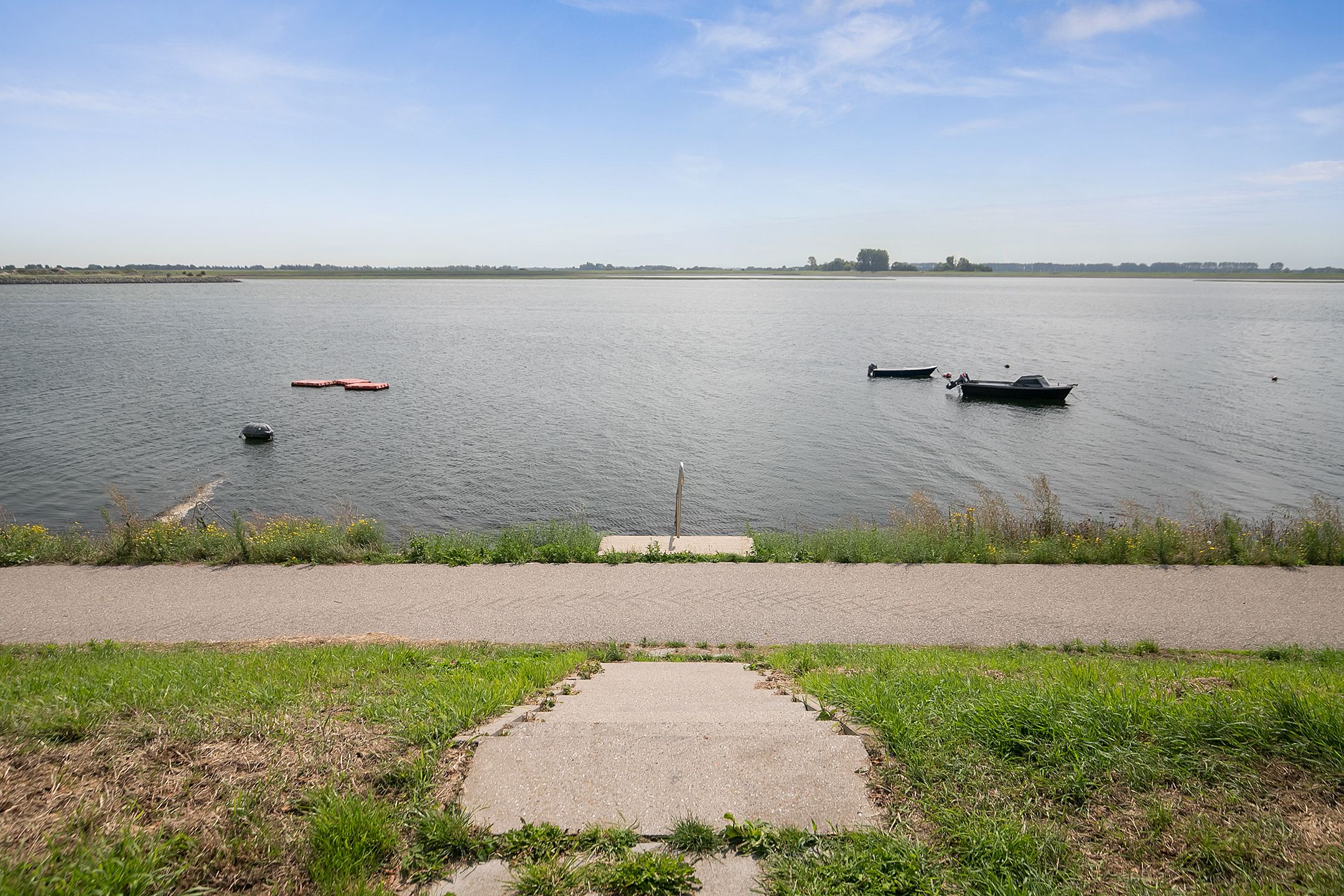 Photo 12 of Langeweg 72A