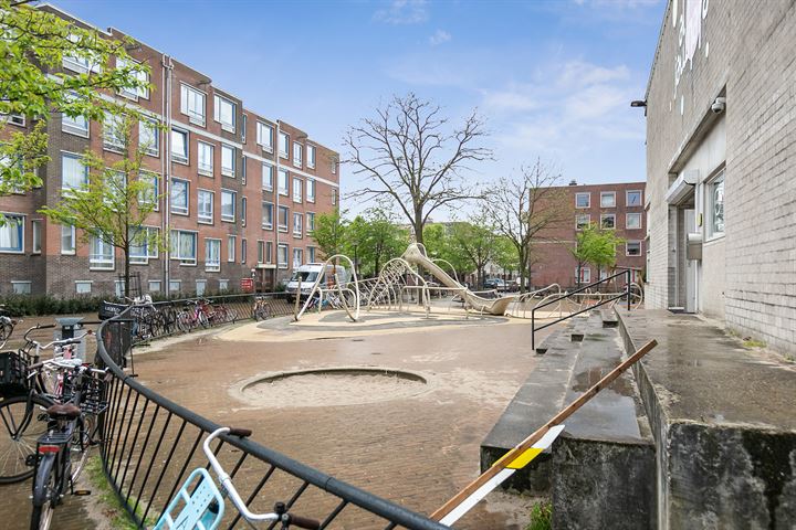 Bekijk foto 31 van Ambonstraat 58