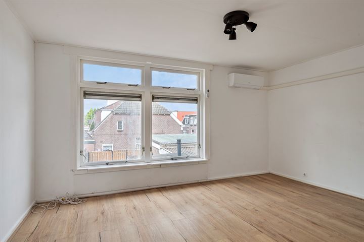 View photo 15 of Ambtstraat 141