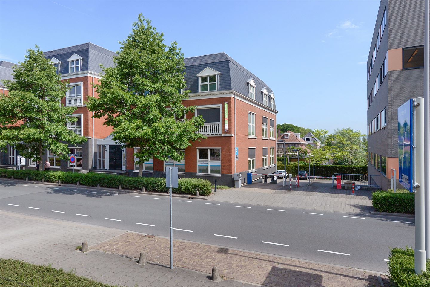 View photo 1 of Laan van Vredenoord 27