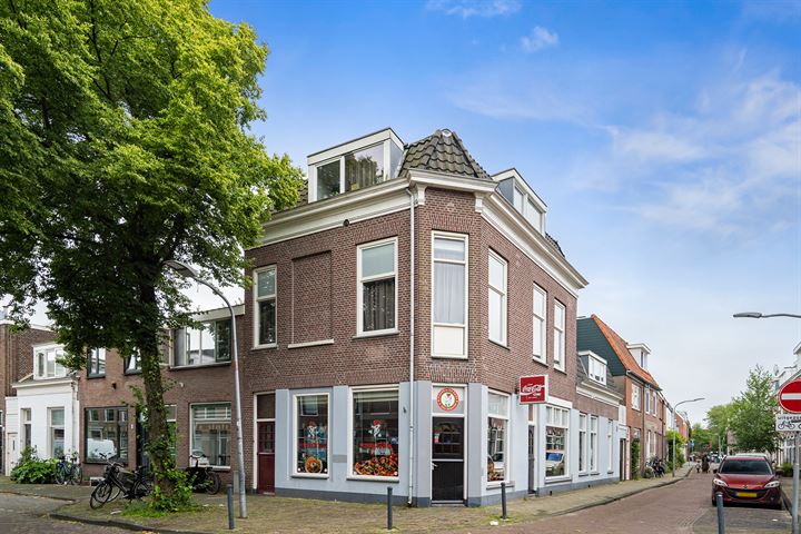 Bekijk foto 2 van Bakkerstraat 2