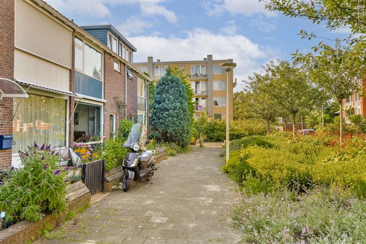 Bekijk foto 3 van Brucknerstraat 14