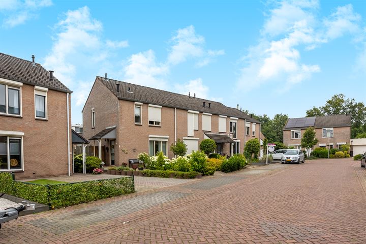 Bekijk foto 39 van Marterstraat 10